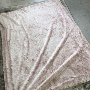 Pier One Fluffy throw blanket